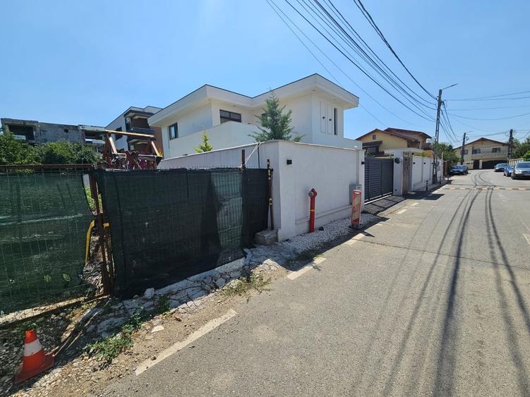 Teren Construcții intravilan de 989 mp, în Odăi
