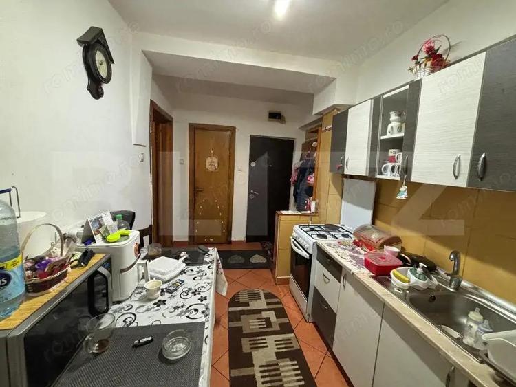 Apartament cu 2 camere semidecomandat, mobilat în Aleea Trandafirilor
