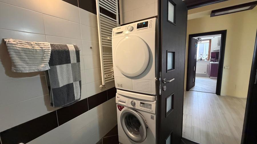 Apartament cu 3 camere decomandat, mobilat în Primo