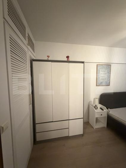Apartament cu 2 camere semidecomandat, mobilat în Ultimul leu