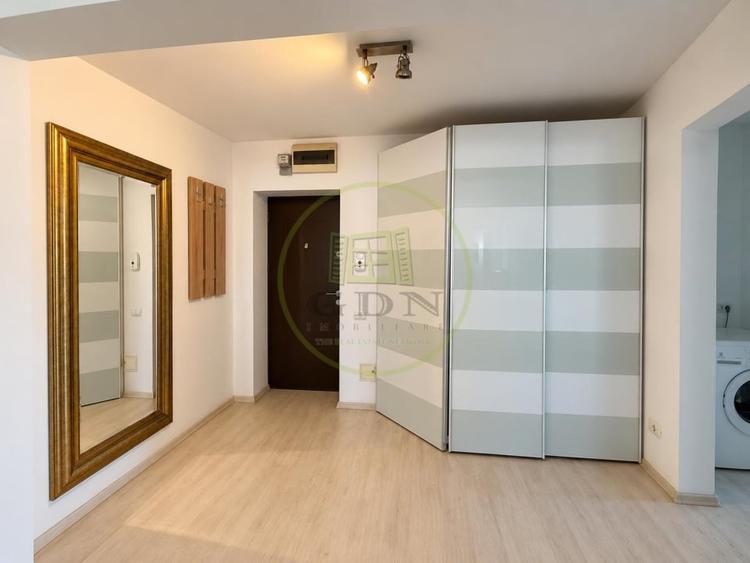 Apartament cu 3 camere semidecomandat, mobilat în Drumul Taberei