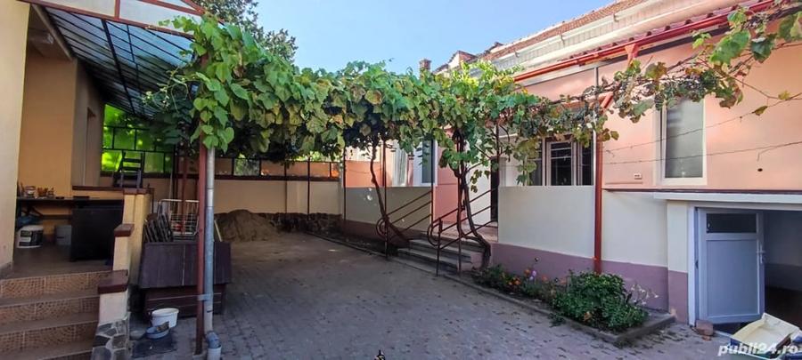 Casă cu 4 camere cu Teren 380 Mp în Orașul Nou