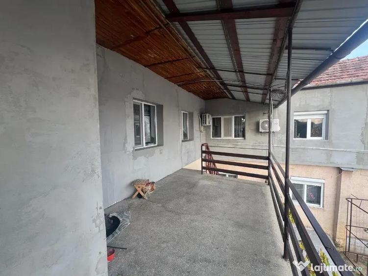 Apartament cu 4 camere decomandat în Aradul Nou