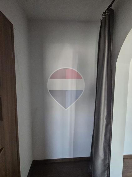 Apartament cu 2 camere semidecomandat, mobilat în Progresul
