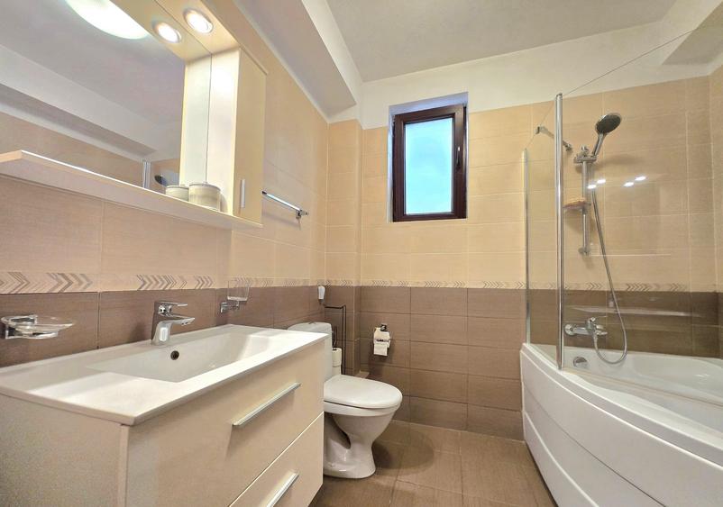 Casă individuală cu 6 camere cu Garaj în Pipera