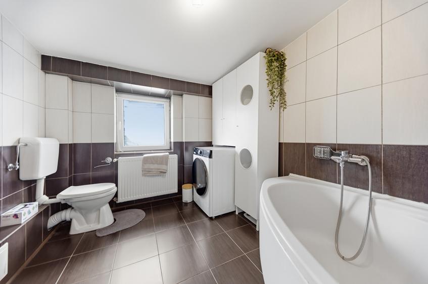 Apartament cu 2 camere decomandat, mobilat în P-ța Alba Iulia