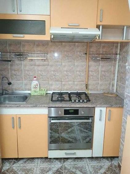 Apartament cu 3 camere decomandat în Pandurilor