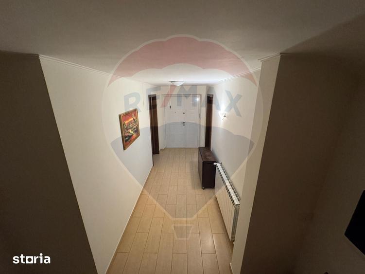 Casă cu 6 camere cu Teren 1263 Mp în Dărmănești