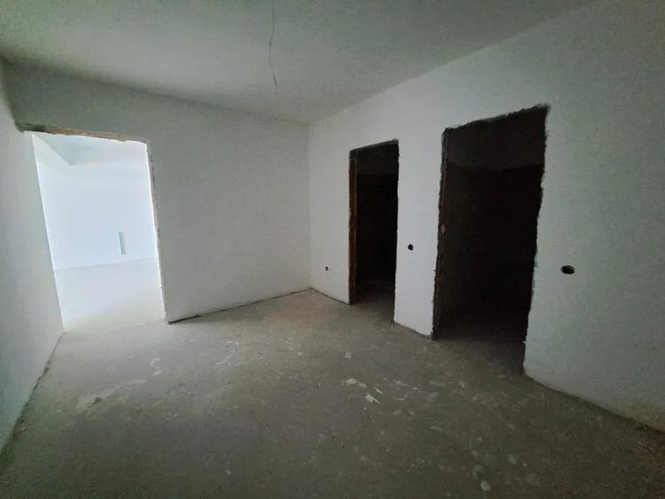 Spațiu comercial, de 296 mp, în Florești