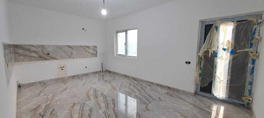 Casă individuală cu 4 camere cu Canalizare în Dragomirești-Deal