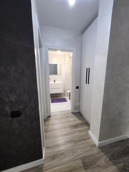 Apartament cu 3 camere semidecomandat, mobilat în Florești — fotografia 3