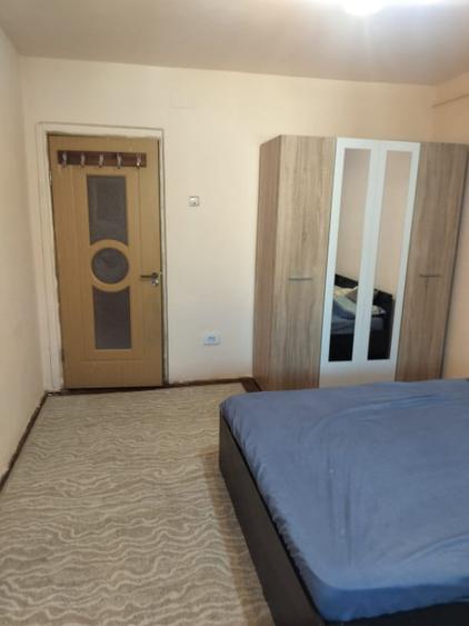 Apartament cu 3 camere decomandat în Valea Rosie