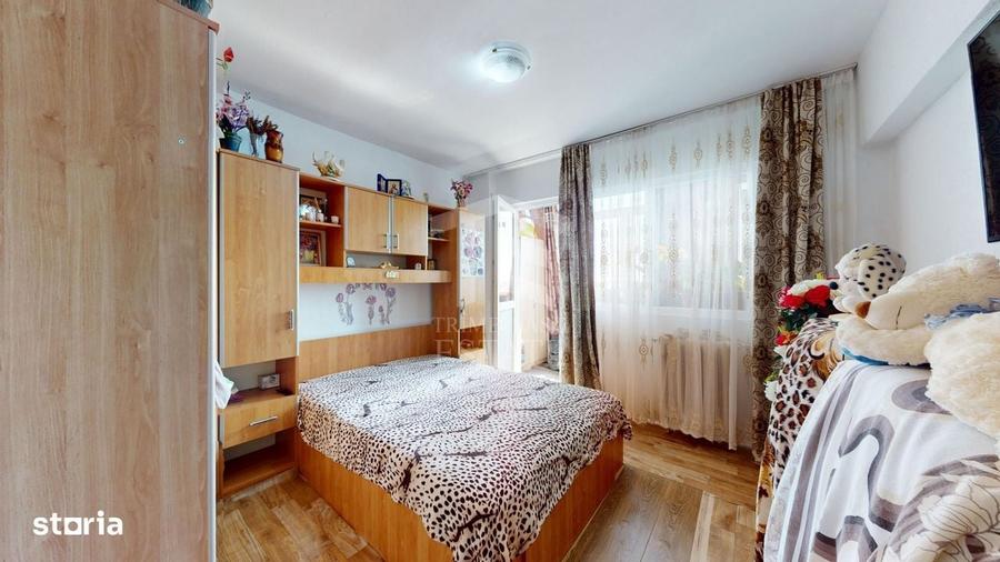 Apartament cu 3 camere decomandat în Central — fotografia 1