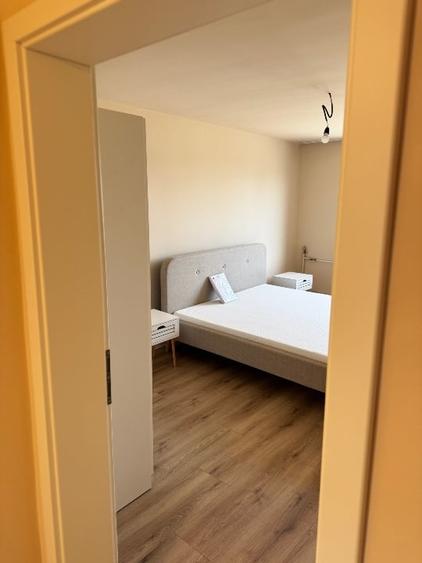 Apartament cu 4 camere decomandat, mobilat în Decebal