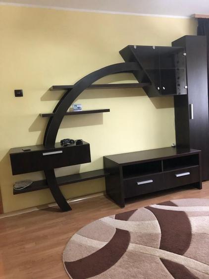 Apartament cu 2 camere decomandat în Nicolina