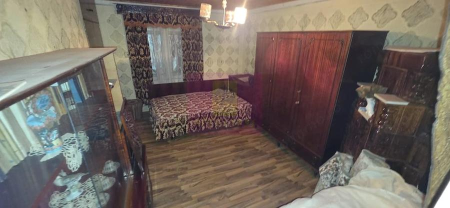 Casă cu 5 camere cu Teren 379 Mp în Central