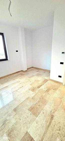 Casă cu 4 camere cu Teren 500 Mp în Central