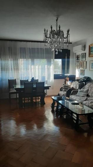 Apartament cu 4 camere în P-ța Rosetti