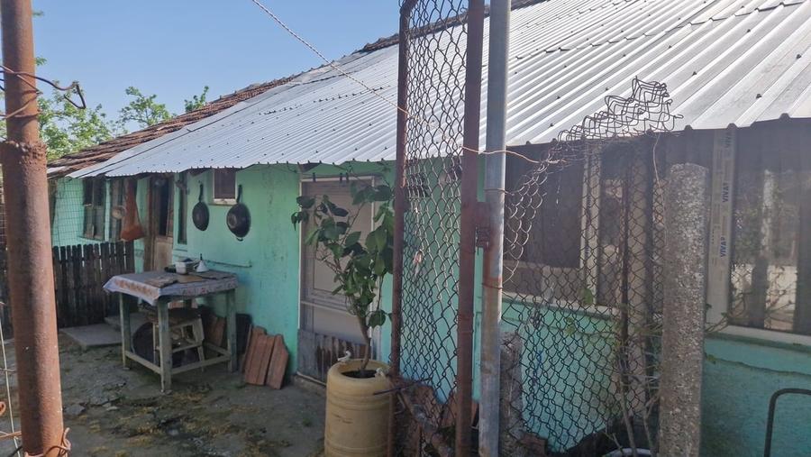 Casă cu 5 camere cu Teren 3937 Mp în Central