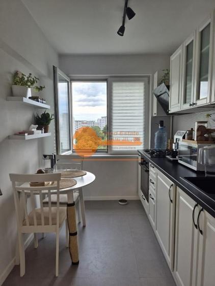 Apartament cu 2 camere semidecomandat, mobilat în 1 Mai