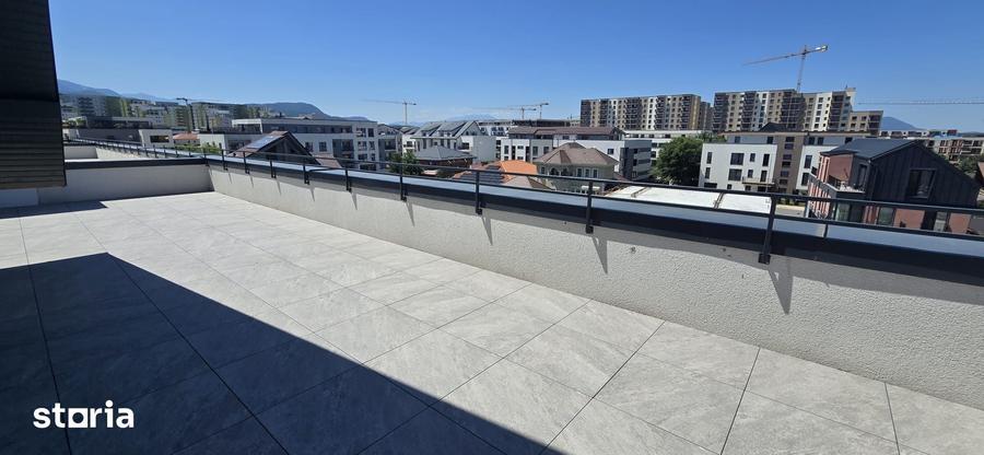 Apartament cu 3 camere în Tractorul
