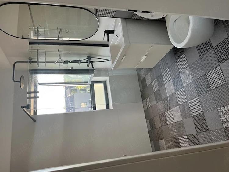Apartament cu 3 camere semidecomandat în Fratelia