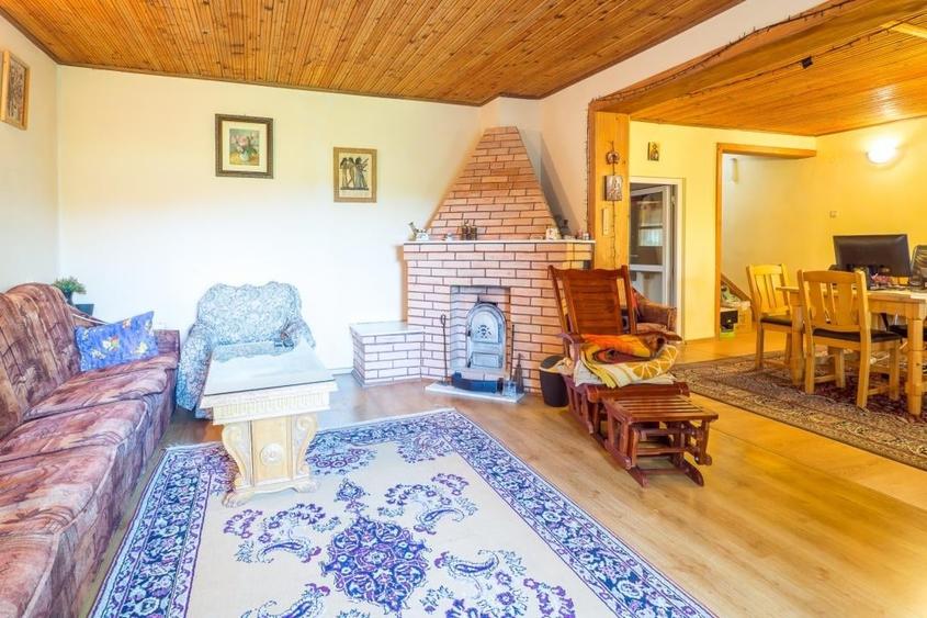 Casă cu 5 camere cu Teren 850 Mp în Pruni
