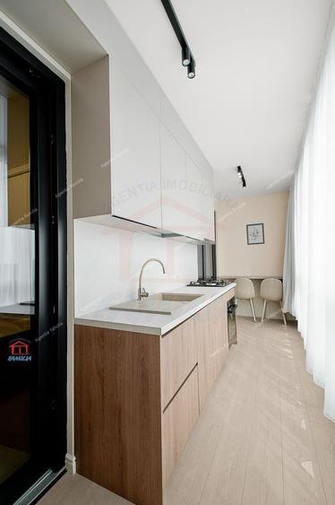 Apartament cu 3 camere decomandat, mobilat în