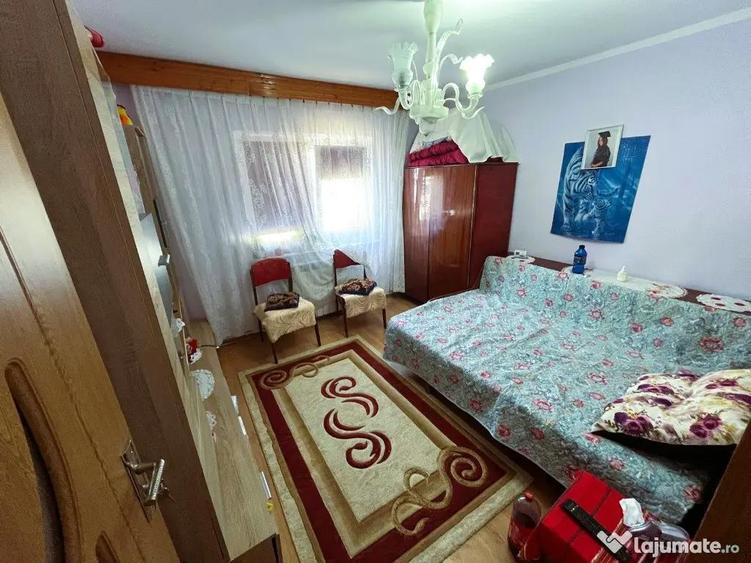 Apartament cu 3 camere decomandat în E3