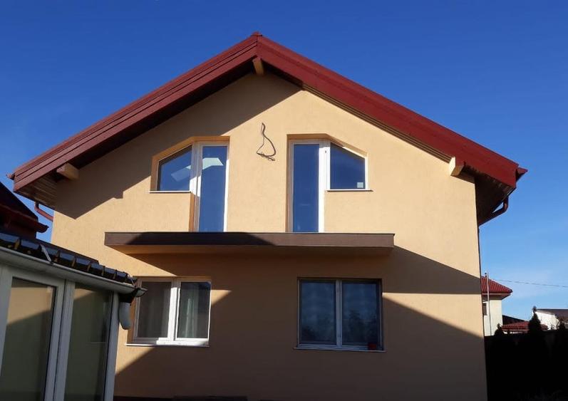 Casă individuală cu 5 camere cu Garaj în Central