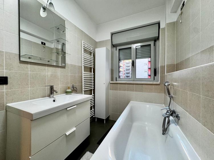 Apartament cu 2 camere semidecomandat, mobilat în Torontalului