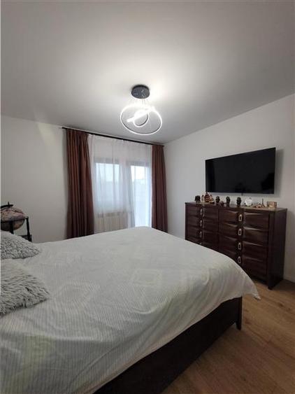 Casă individuală cu 4 camere cu Teren 249 Mp în Brătianu