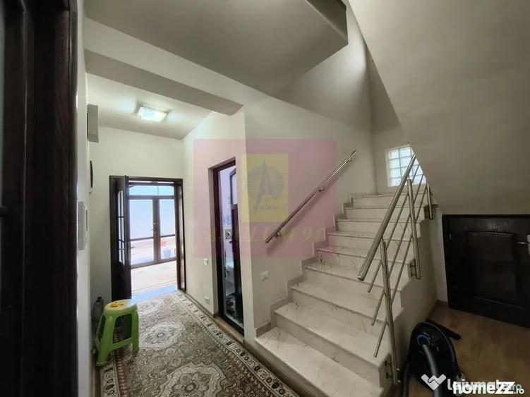 Casă cu 5 camere cu Teren 373 Mp în Afumați