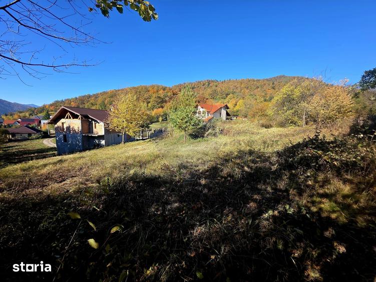 Casă cu 5 camere cu Teren 2700 Mp în Alexandru cel Bun