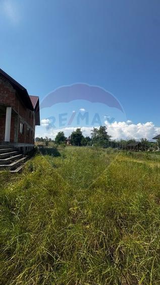 Teren Construcții intravilan de 1000 mp, în Costâna