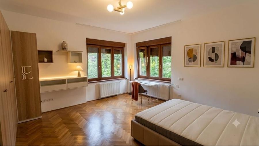 Apartament cu 2 camere nedecomandat în Sub Arini