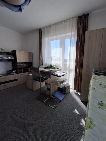 Apartament cu 3 camere decomandat, mobilat în Lazaret