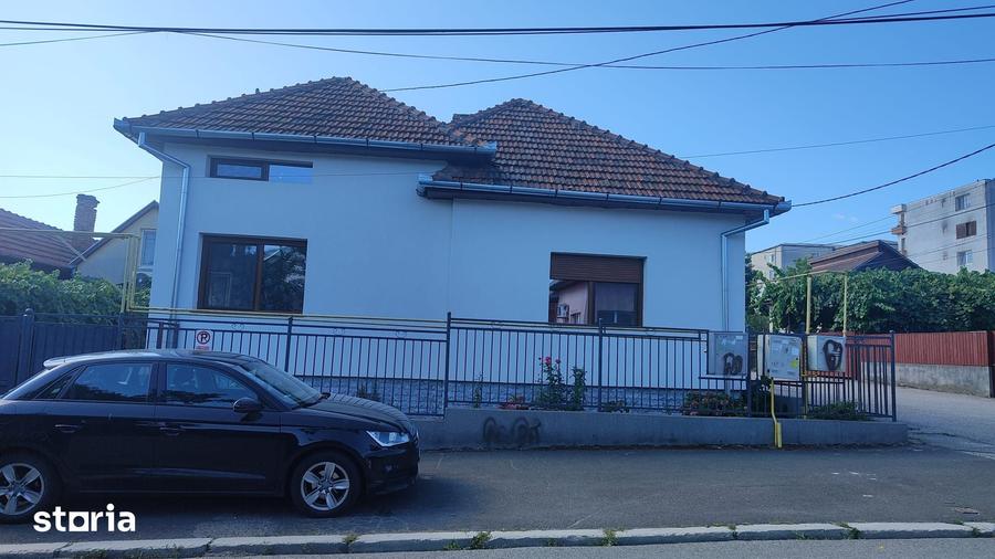 Casă cu 3 camere cu Teren 1080 Mp în Central