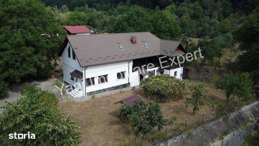 Casă cu 4 camere cu Teren 5146 Mp în Sălătrucu