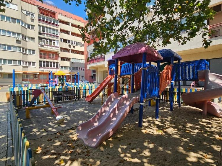 Prelungirea Ghencea, Ansamblul Primavara - 2 camere, decomandat, 76 mp, parcare. - 2