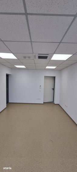 Spațiu comercial, de 2,700 mp, în Central