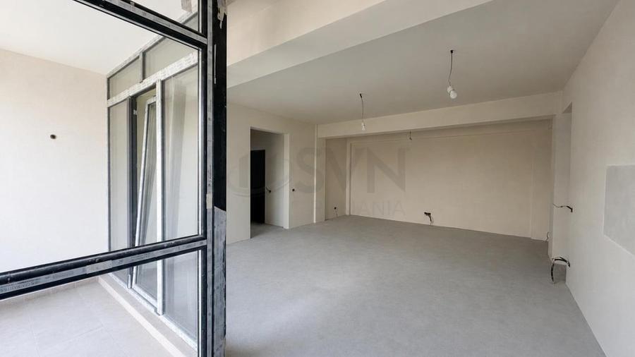 Apartament cu 3 camere semidecomandat în Ștefan cel Mare