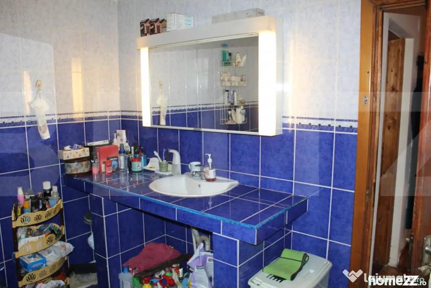 Casă cu 7 camere cu Teren 1580 Mp în Central