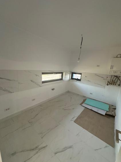 Duplex cu 5 camere cu Teren 100 Mp în Jilava