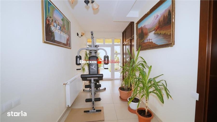 Casă cu 4 camere în Rontău