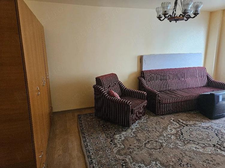 Apartament cu 2 camere decomandat în Plăvăț II