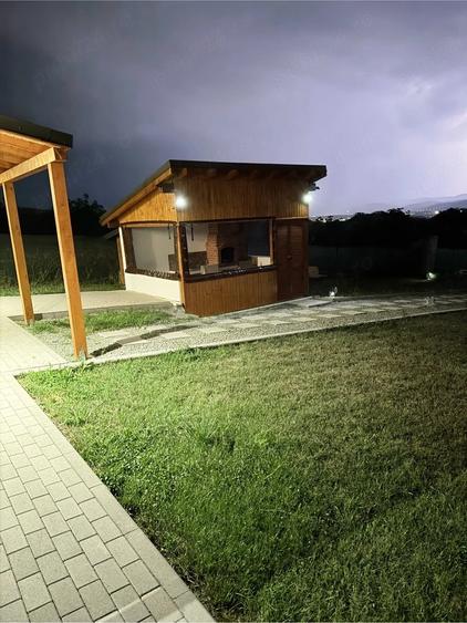 Casă cu Teren 485 Mp în Central