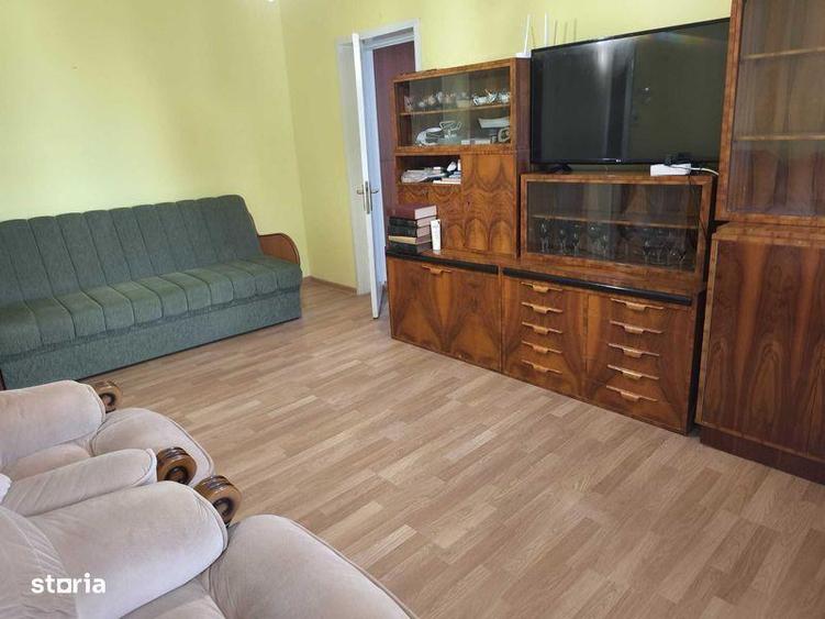 Apartament cu 3 camere semidecomandat în Central