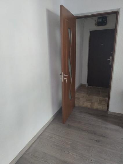 Apartament cu 2 camere semidecomandat în Rahova