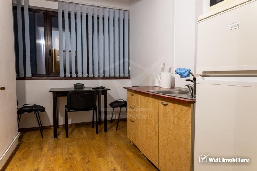 Casă individuală cu 15 camere cu Canalizare în Zorilor